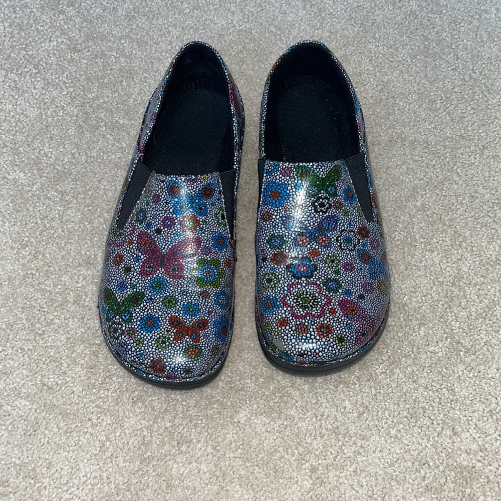 Clogs